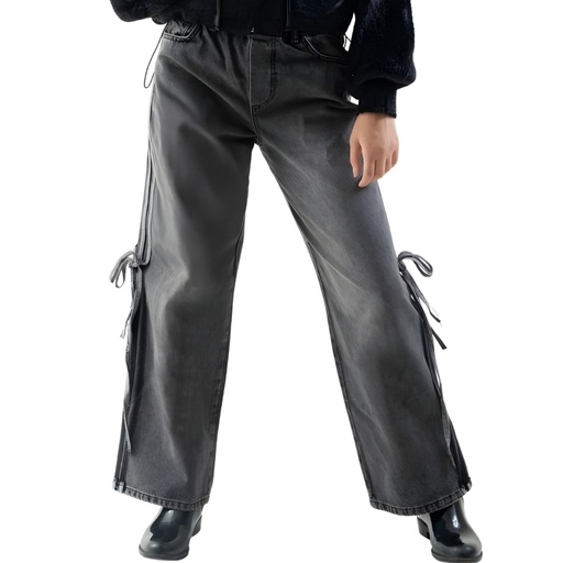 بنطلون جينز مغيط رباطات